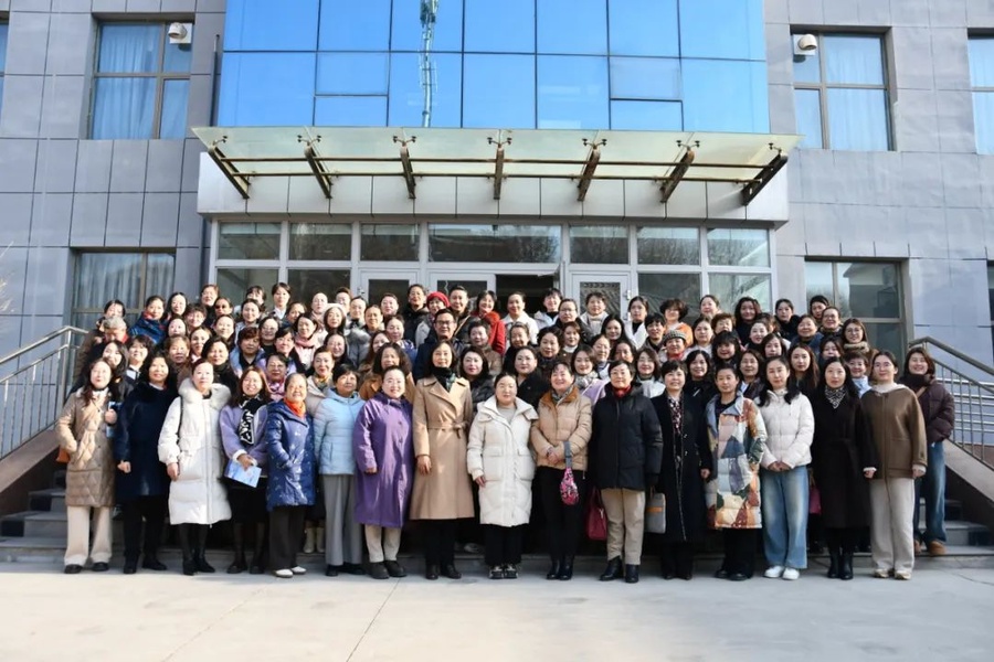 圖 1社青海省委、社西寧市委聯(lián)合舉辦“走進(jìn)科研院所、走近女科學(xué)家”慶“三？八”婦女節(jié)活動(dòng).jpg