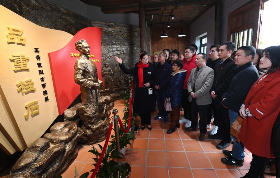 2019年2月14日，福建省羅源縣紀委監(jiān)委黨員干部來到福州市馬尾潮江樓廉政教育基地，接受黨風廉政教育。新華社記者 張國俊 攝.jpg