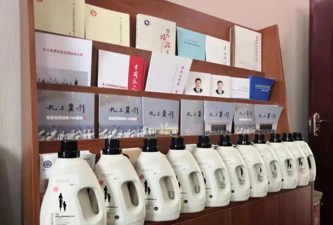 寮犵憺紼充負(fù)澶у鍑嗗鐨勭ぜ鐗?jpg