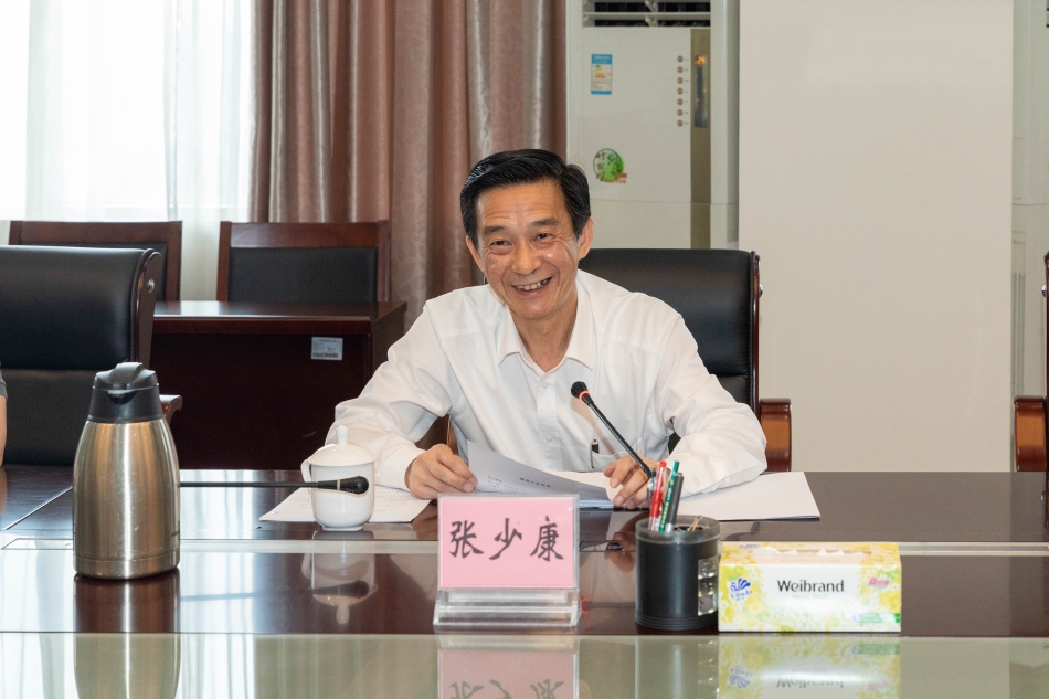 為籌備好社中央重點(diǎn)調(diào)研和“九三論壇” 張少康主委帶隊(duì)到省科技廳開(kāi)展專題調(diào)研.jpg 為籌備好社中央重點(diǎn)調(diào)研和“九三論壇” 張少康主委帶隊(duì)到省科技廳開(kāi)展專題調(diào)研.jpg