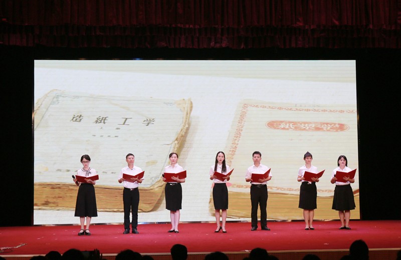 6 - 九三朗誦《風(fēng)雨航程 百年榮光》(網(wǎng)站).jpg 6 - 九三朗誦《風(fēng)雨航程 百年榮光》(網(wǎng)站).jpg