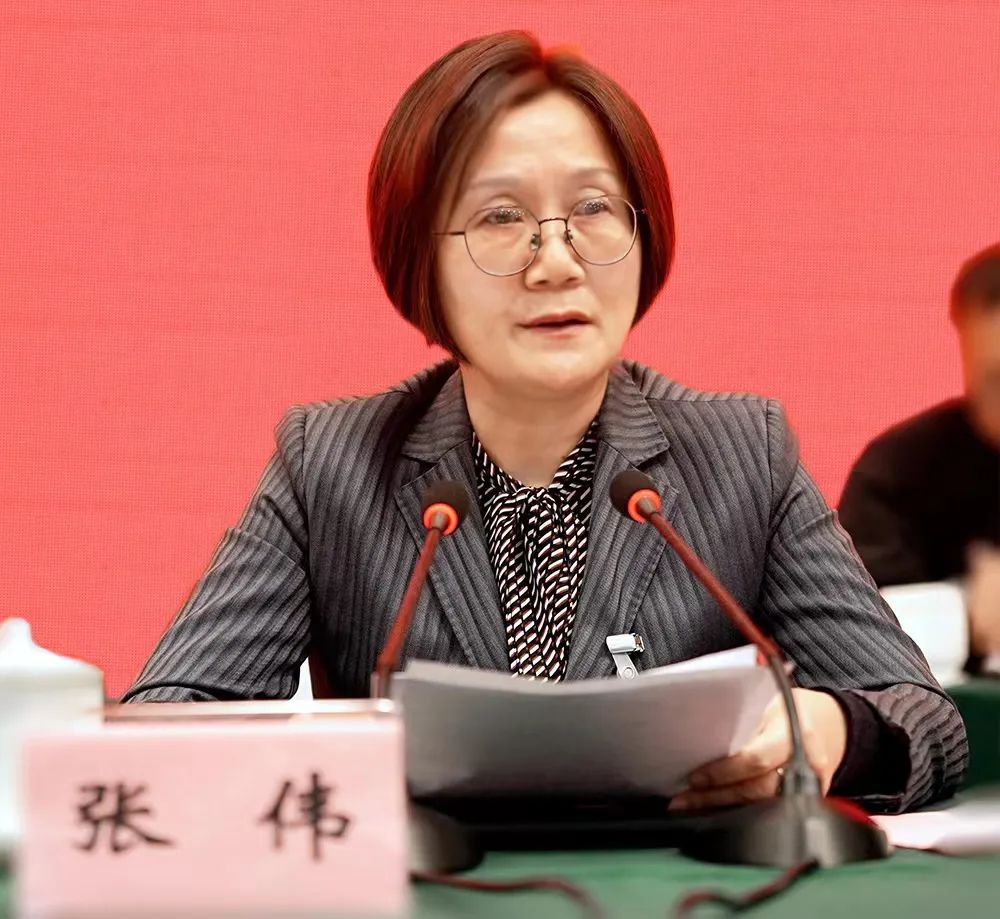 20211021涔?jié)涓夊绀鹃粍灞卞競鎹㈠眾澶т迹垮紶浼?jpg