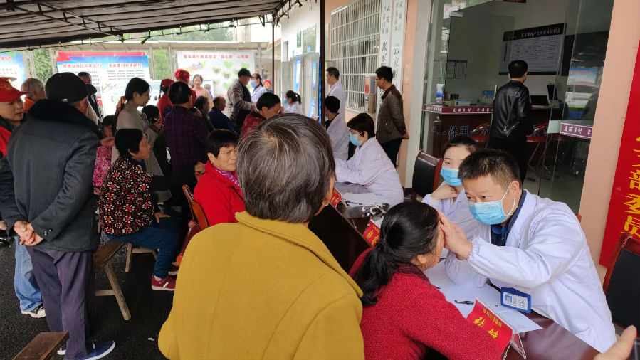 鍥句笁 涔?jié)涓夊绀惧屓潠椾笓瀹跺洟闃?jpg