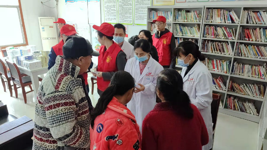 鍥懼洓 涔?jié)涓夊绀炬闄靛尯鏀C懼織鎰胯?浠牴鎹尰鐢熷鏂逛負(fù)鏉戞皯鎷胯嵂.jpg