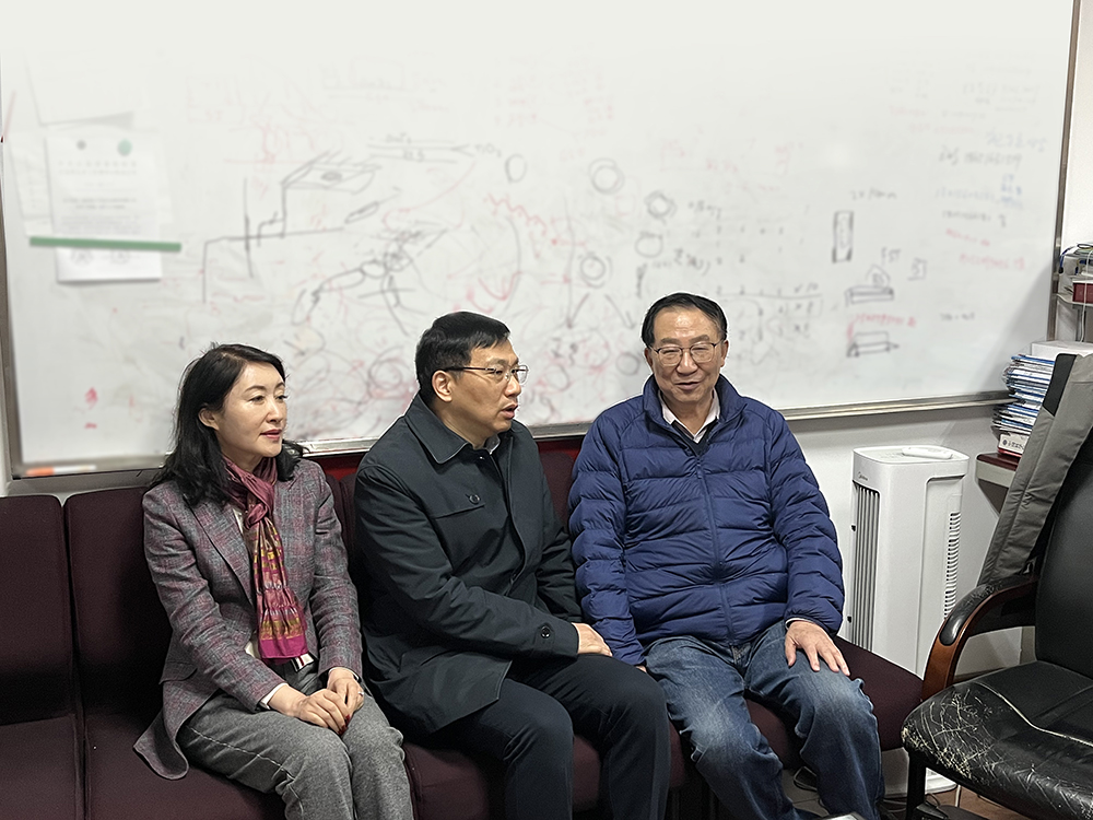 27093537p6k2.jpg 27093537p6k2.jpg