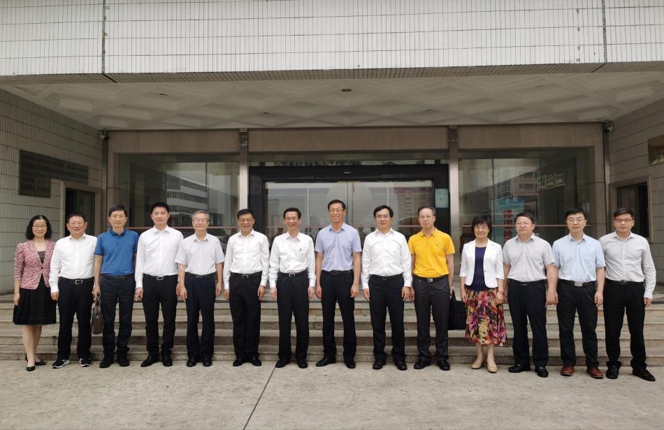 社省委主委張少康一行蒞臨市委會(huì)調(diào)研相片4.jpg 社省委主委張少康一行蒞臨市委會(huì)調(diào)研相片4.jpg