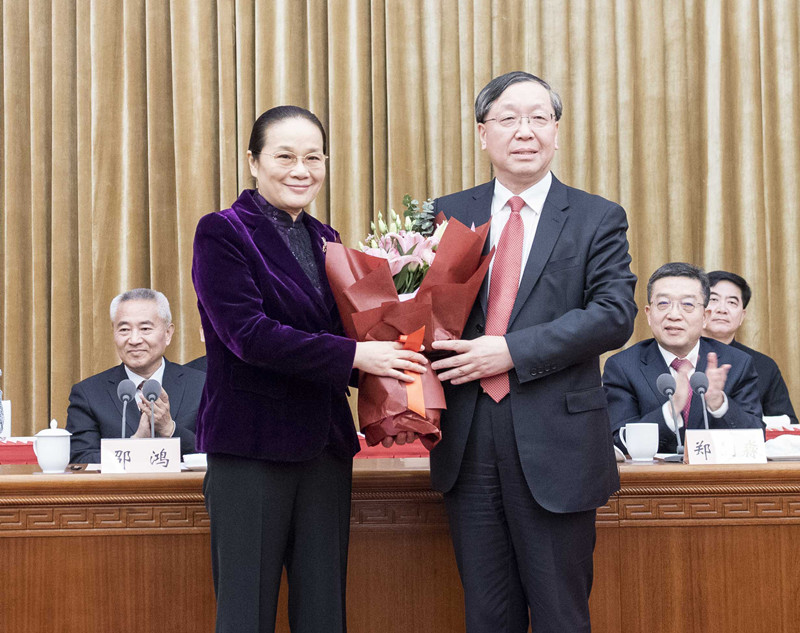 2019騫?2鏈?5鏃ワ紝鏂板綋閫変富濮旈挶閿嬪悜璧甸洴鐚姳銆?