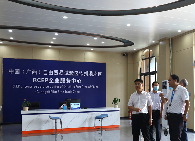 ▲調(diào)研組在RCEP企業(yè)服務(wù)中心調(diào)研_副本 ▲調(diào)研組在RCEP企業(yè)服務(wù)中心調(diào)研_副本