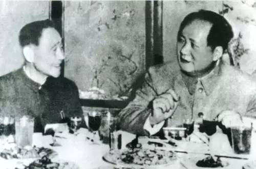 鍥撅細1956騫達紝姣涙辰涓滀富甯帴瑙佸茍瀹磋棰滅搴?