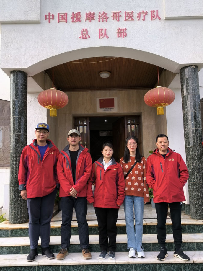 娌堝惈鍐幫紙宸︿竴錛夊拰闃熷憳浠湪鎽╂礇鍝?