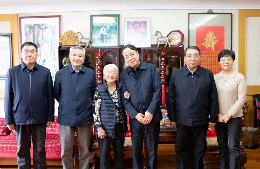 1000090735.jpg 1000090735.jpg