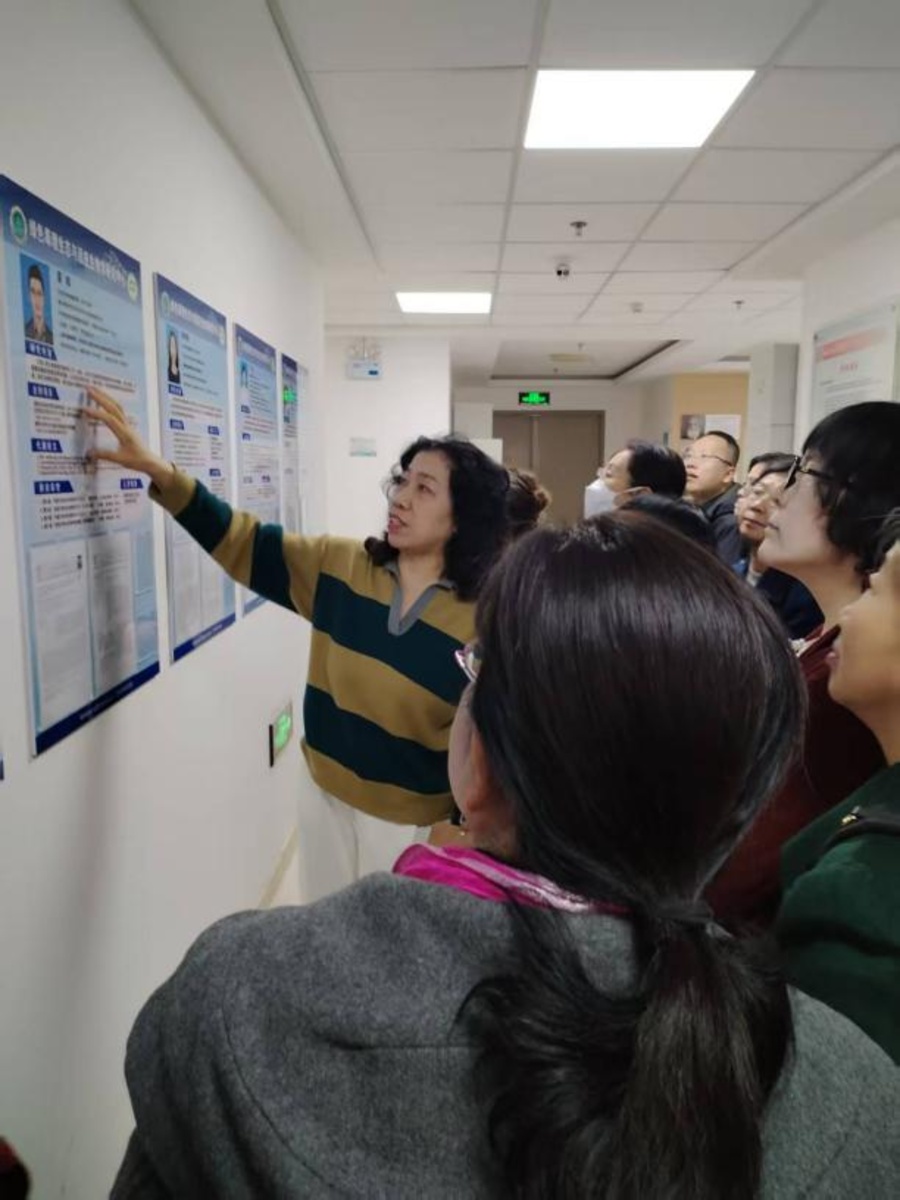 圖 13山西女社員參觀山西大學(xué)生命科學(xué)學(xué)院的動(dòng)植物標(biāo)本館、基因組測(cè)序?qū)嶒?yàn)室、生物信息分析中心等前沿科研平臺(tái).jpg 圖 13山西女社員參觀山西大學(xué)生命科學(xué)學(xué)院的動(dòng)植物標(biāo)本館、基因組測(cè)序?qū)嶒?yàn)室、生物信息分析中心等前沿科研平臺(tái).jpg